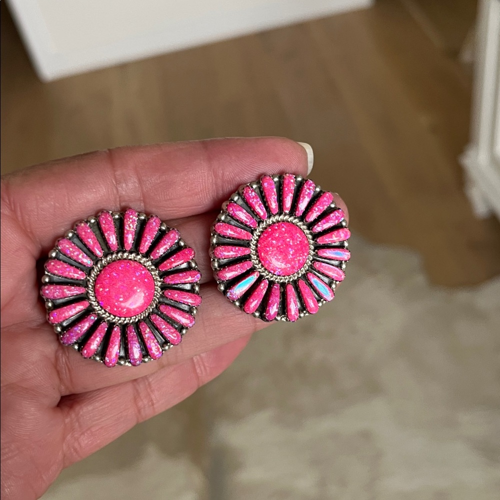 Navajo Pink Cluster Earrings - Picture 7 of 8